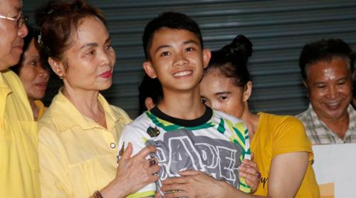 Băiatul salvat după 3 săptămâni dintr-o peșteră inundată din Thailanda a decedat subit în Marea Britanie la doar 17 ani