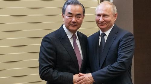 Relațiile dintre China și Rusia sunt „solide ca stânca”, spune ministrul chinez de externe
