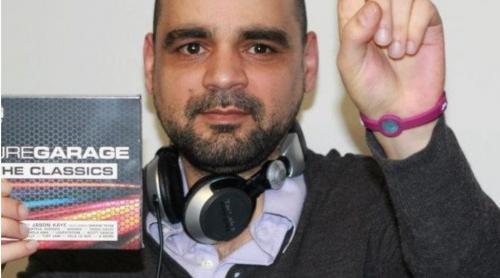 Celebrul DJ britanic Jason Kaye, membru al trio-ului britanic de DJ/MC hardcore și jungle Top Buzz, a decedat. A pus bazele muzicii rave