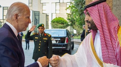Arabia Saudita, Rusia si alți giganți petrolieri au anunțat reduceri surpriză de producție de petrol