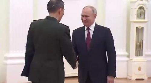 Ministrul chinez al apărării s-a întâlnit cu Putin la Moscova