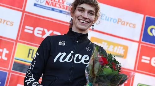 Ciclism: Un sportiv transgender a câștigat o cursă internațională pentru femei
