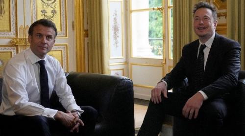 Elon Musk a fost primit de Emmanuel Macron la palatul Elysée
