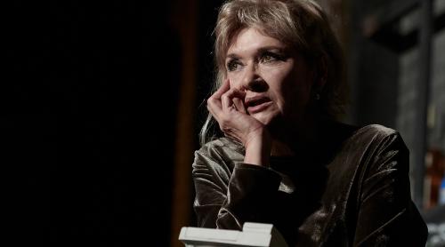 Caracal 2023. Teatrul Nottara aduce oltenilor un spectacol cu mare încărcătură emoțională: piesa ”Mama”