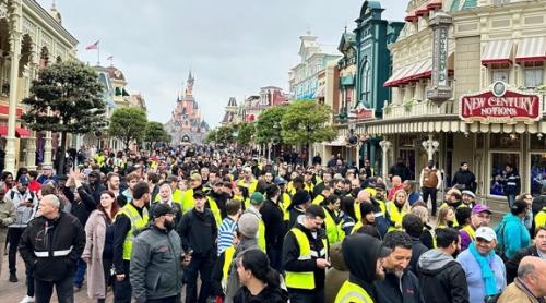 Angajații de la Disneyland Paris se afla în grevă cerând creșterea a salariului