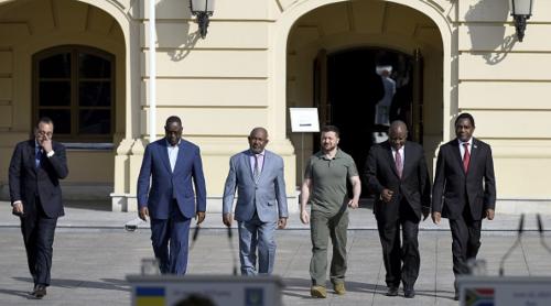 Rusia a bombardat Kievul în timpul vizitei liderilor africani dar unii membri ai delegației spun ca n-au auzit explozii sau sirene