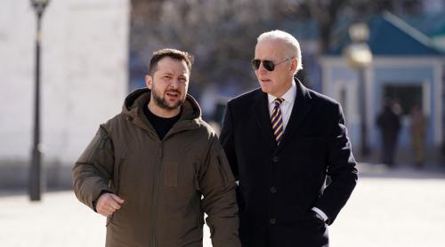 Zelensky: „Am discutat cu Biden despre criza din Rusia”