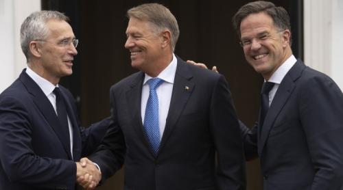 Crește presiunea asupra președintelui României, Klaus Iohannis, pentru a se retrage din cursa pentru conducerea NATO