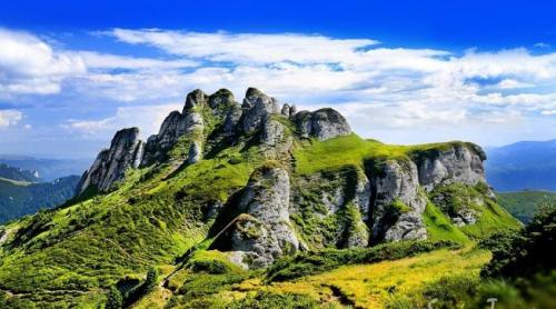 Fabuloasa Românie. Traseu de vară în Munţii Ciucaş: Cheia - Cabana Ciucaş - Şaua Tigăilor