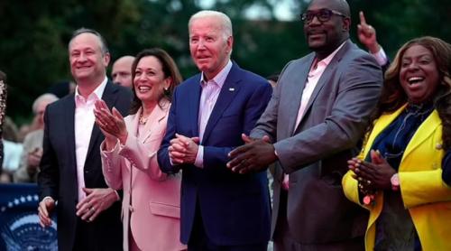 Joe Biden, ”înghețat” în timp și spațiu, în timpul unui concert la Casa Albă - video