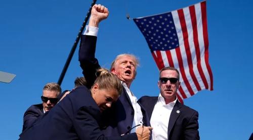 Imaginile cu Donald Trump ridicând pumnul în aer, cu sânge pe față, vor schimba cursul alegerilor prezidențiale