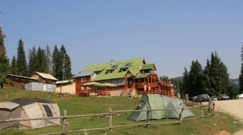 Fabuloasa Românie. Traseu în Munţii Leaota. Cabana Bolboci - Vârful Rătei - Cabana Leaota