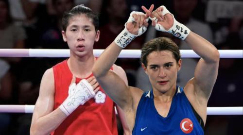 O altă sportivă face gestul „XX” pentru a arăta ca e femeie după controversa de gen la Jocurile Olimpice
