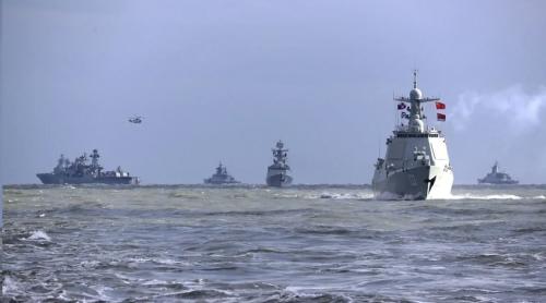 Navele rusești și chineze desfășoară exerciții militare la scară largă sub autoritatea Moscovei