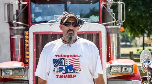 Teamsters, puternicul sindicat american al șoferilor de camion nu susține nici un candidat la presedintie deoarece 58% dintre membrii îl susțin pe Trump