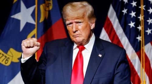 Trump ia în considerare "absolut" să părăsească NATO