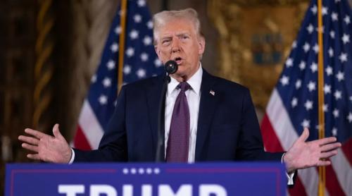 Donald Trump promite să blocheze orice noi proiecte de eoliene