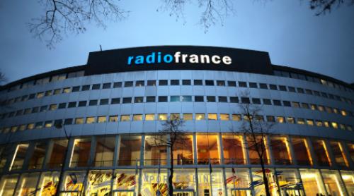 Radio France: România – Un bastion al democrațiilor liberale ale cărui fisuri apar acum în plină zi