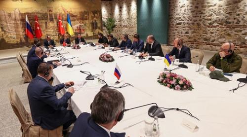 Delegația ucraineană de la Istanbul folosește un „interpret” pentru a comunica cu omologii ruși, nu este clar de ce