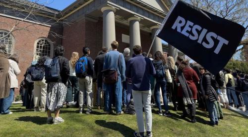 Administrația Trump interzice Universității Harvard să mai primească studenți străini, acuzând-o de ideologie  marxistă și ostilitate față de studenții evrei