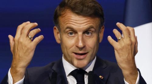 Planul lui Macron de a interzice rețelele sociale pentru minori devine pretext pentru controlul generalizat al identității online