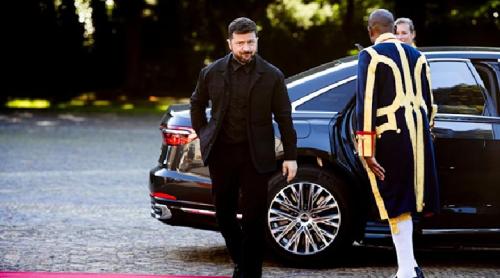 Operațiune de seducere a lui Trump la summitul NATO: Zelensky renunță la ținuta militară și apare în vestă de costum