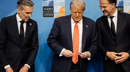 Summitul NATO: Donald Trump domină scena în fața docilității aliaților
