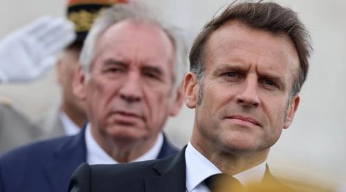 Emmanuel Macron și primul ministru François Bayrou, cel mai impopular cuplu executiv din istoria celei de-a Cincea Republici Franceze
